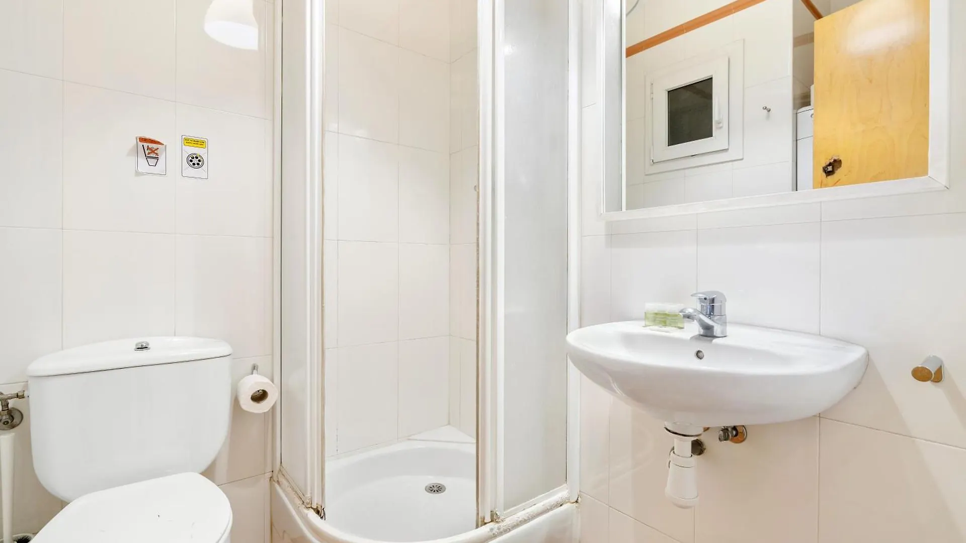Stylish 4Br City View Apt Near Sagrada Familia Barcelona Apartman