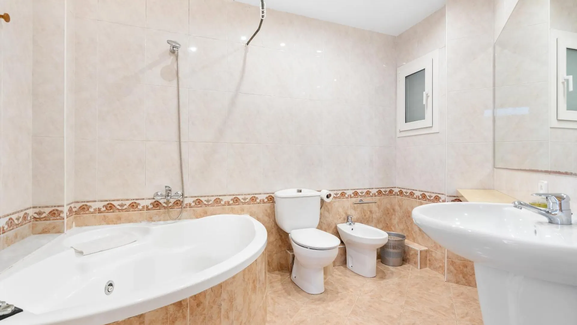 Apartman Stylish 4Br City View Apt Near Sagrada Familia Barcelona