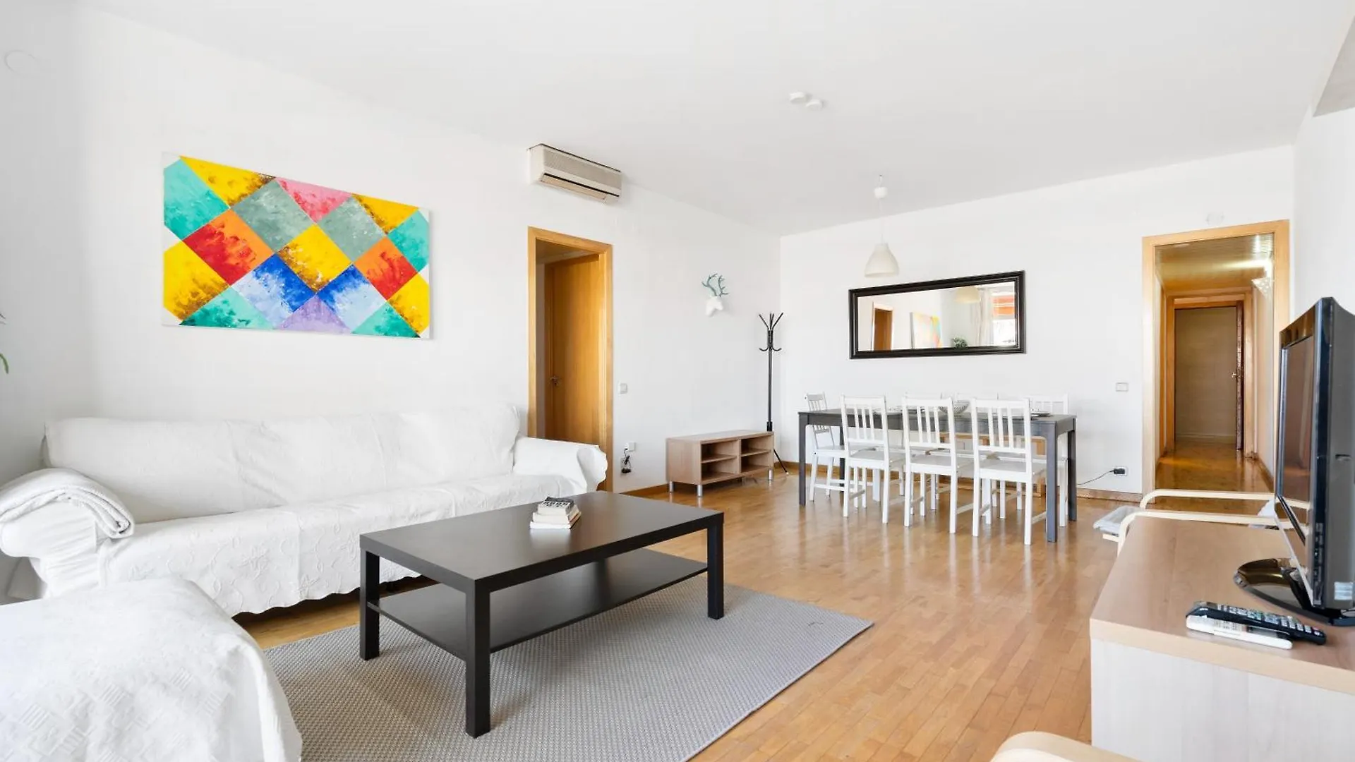 Stylish 4Br City View Apt Near Sagrada Familia Barcelona Apartman