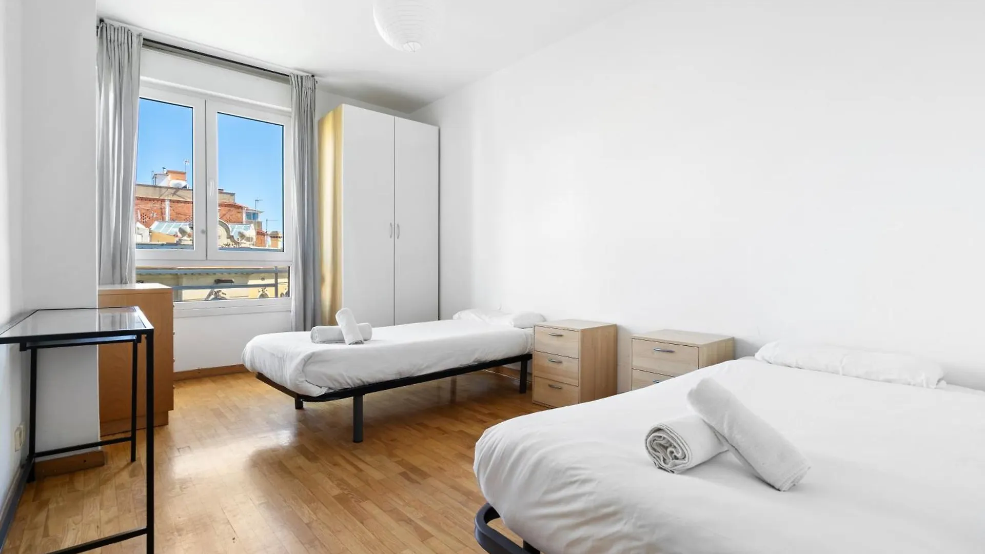 Stylish 4Br City View Apt Near Sagrada Familia 巴塞罗那