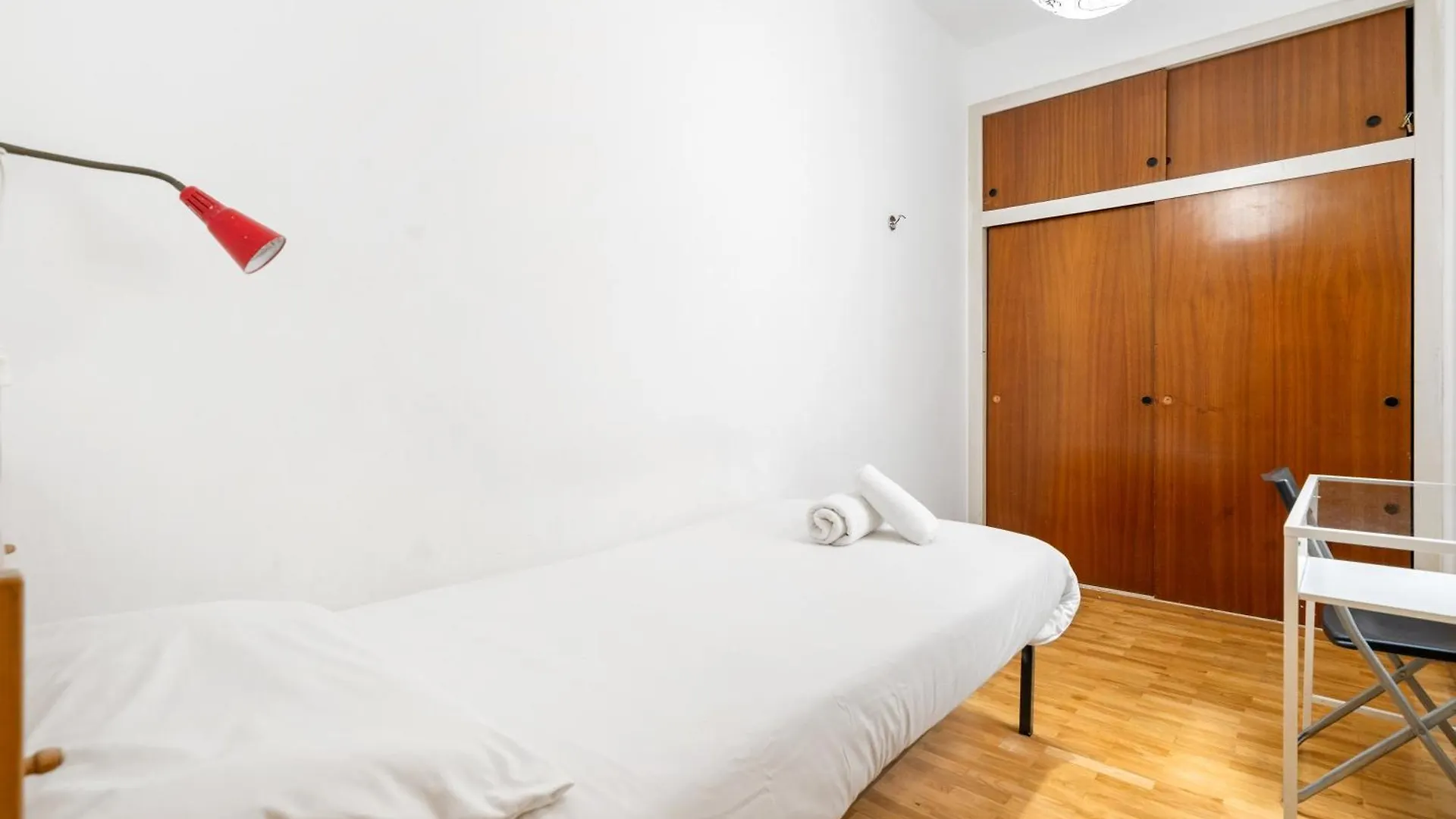 Stylish 4Br City View Apt Near Sagrada Familia 巴塞罗那 0*,  西班牙